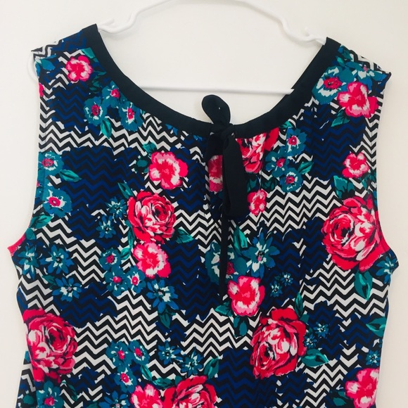 CANDIE’S Sleeveless Pink Floral Blouse Chevron Top Size XL - Picture 5 of 10